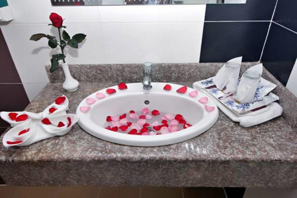 Diamond Crown Hotel Gyogon Kültér fotó