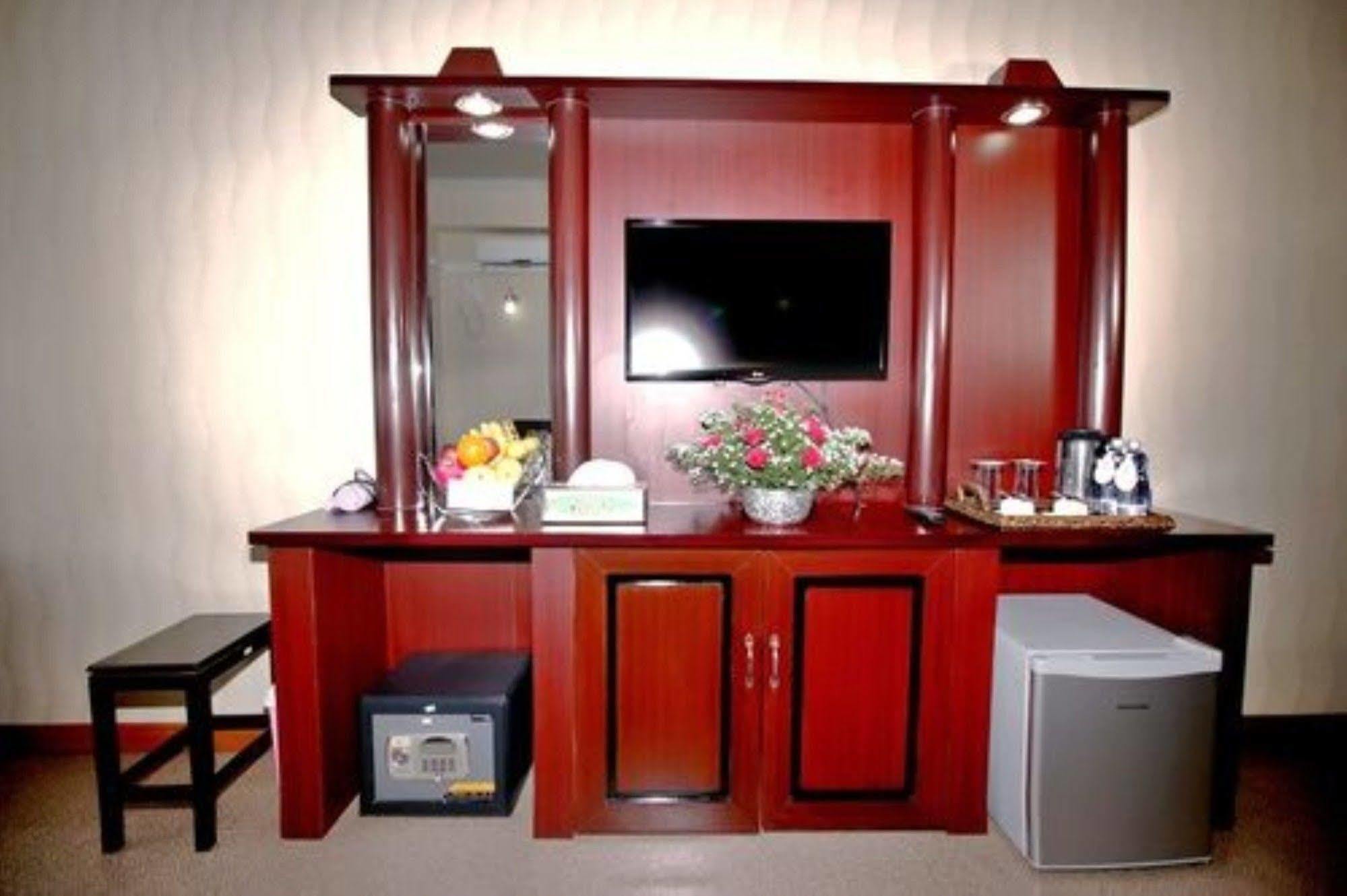 Diamond Crown Hotel Gyogon Kültér fotó